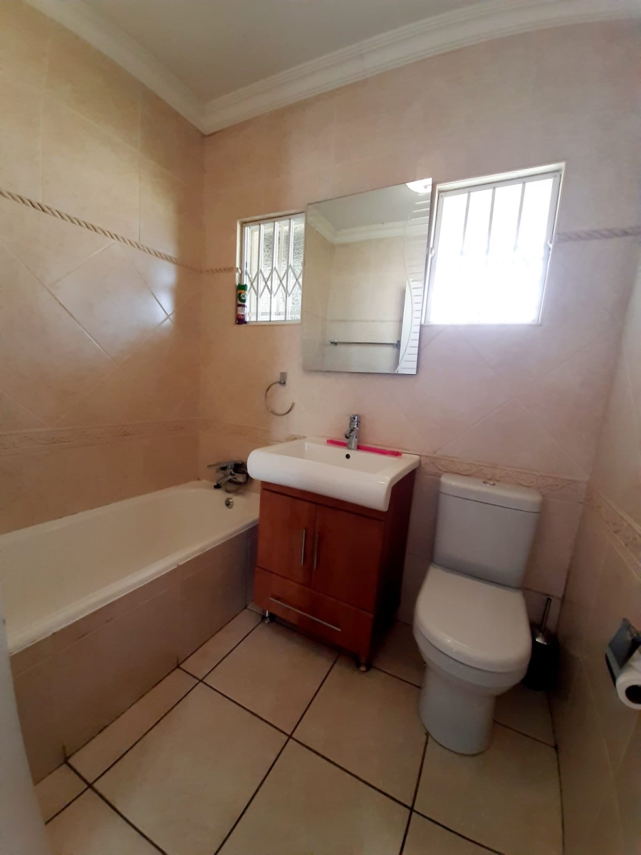 To Let 5 Bedroom Property for Rent in Vaalpark Free State